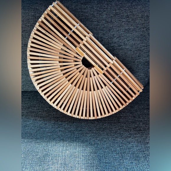 Bamboo Clutch – Vacation Ready + Insta-Worthy Style - Picture 3 of 9